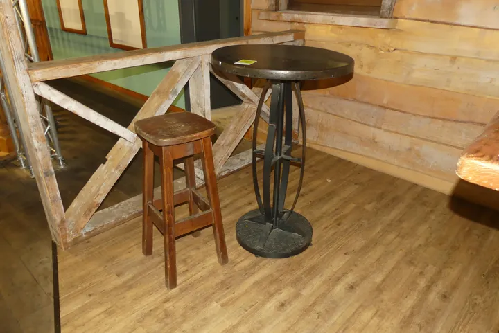 Stehtisch, rund, mit Barhocker Maße in cm ca. ø68 cm Durchmesser x 106